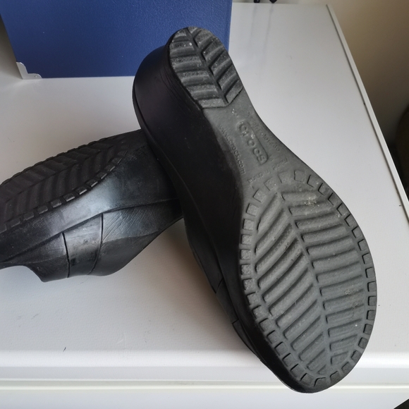 Crocs Women's Heeled Sandals - Picture 4 of 7